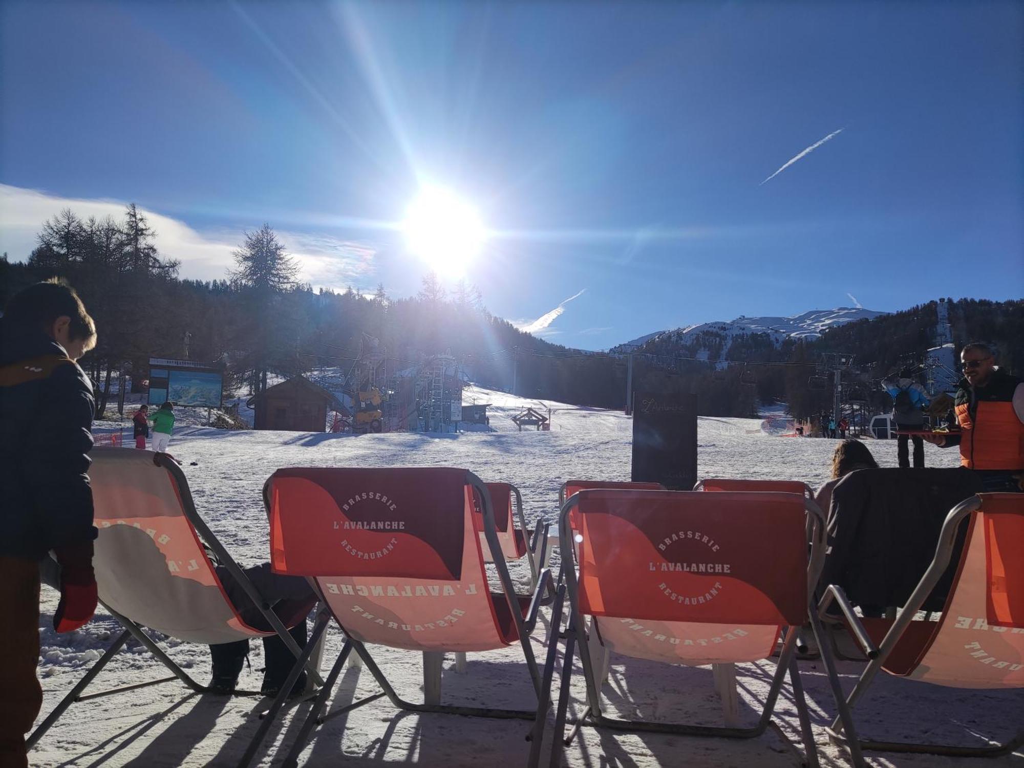 Risoul Altair Jolie T2 Confortable Skis Aux Pieds Exterior photo